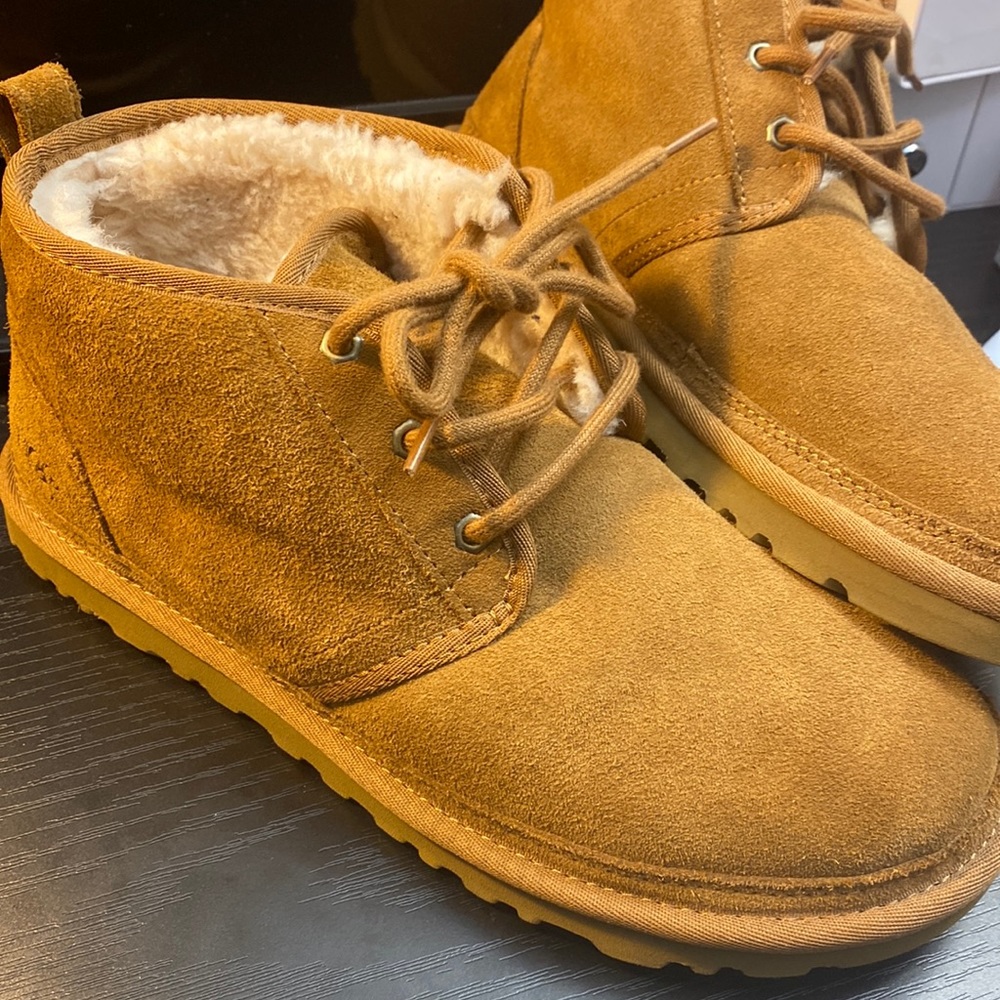 Tan/ Neumel UGGS boot